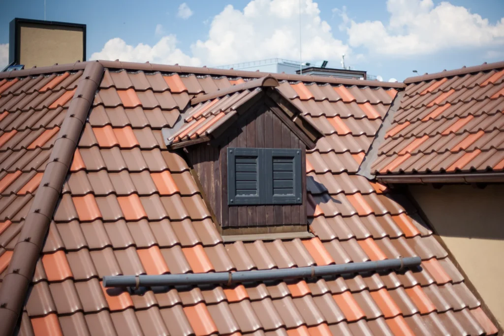 image of a old shingles roof